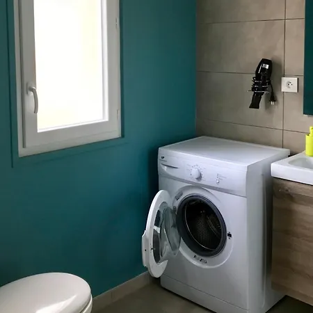 Petale De Rose A Prázdninový dům *