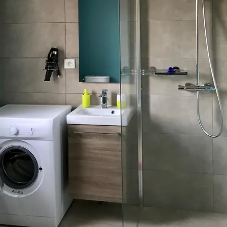 Petale De Rose A Prázdninový dům *