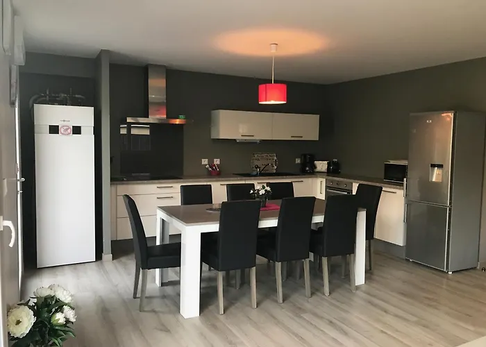 Holiday home Petale De Rose A *